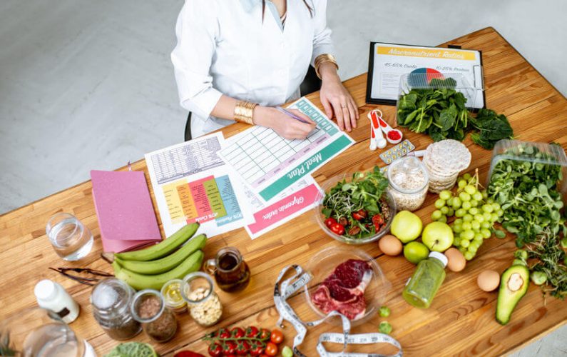 Learn The Difference Between A Dietitian And Nutritionist For Healthy Eating